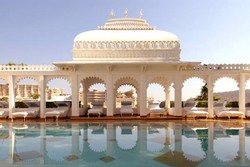 Menginap Super Mewah Ala Maharaja India