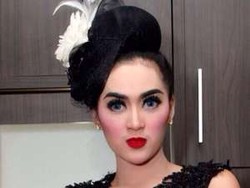 Buat Video Klip Baru, Hiara Cleopatra Pakai Rambut Emas 23 Karat