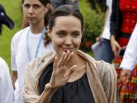 Angelina Jolie Suarakan Hak Asasi Manusia di Myanmar
