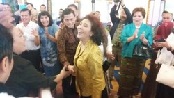 Usai Silaturahmi dengan Pegawai KKP, Menteri Susi Joget Salsa