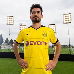 Guendogan Isyaratkan Bakal Lama di Dortmund