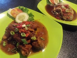D Chicken Rice: Chicken Rice Pulen Berlauk Ayam Combrang yang Pedas Semerbak