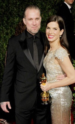 Selebriti Hingga Atlet, Ini 8 Pria yang Pernah Punya Wanita Selingkuhan