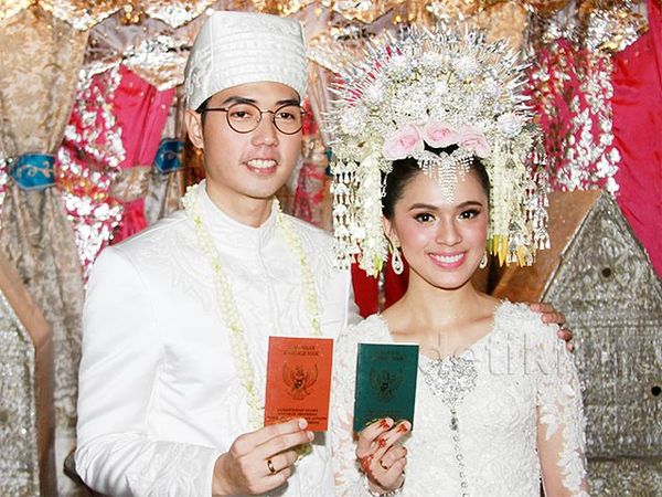 Ini Foto-foto Pernikahan Nycta Gina dan Rizky Kinos