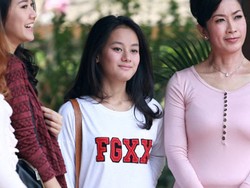 Melihat Kembali Peran Aneh Dinda Hauw dalam Film