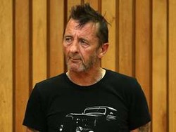 Jadi Tahanan Rumah Atas Kasus Narkoba, Phil Rudd AC/DC Bantah Langgar Aturan