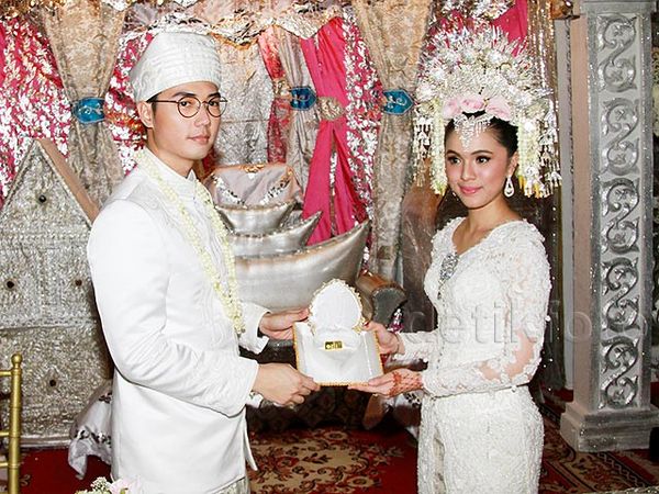 Suasana Akad Nikah Nycta Gina dan Rizky Kinos