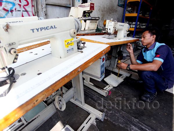 Rupiah Lemah, Harga Mesin Jahit Impor Terus Naik