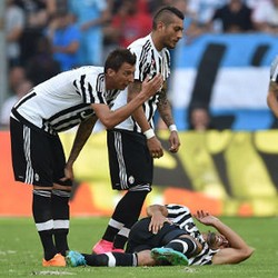 Khedira Menepi Sekitar Dua Bulan