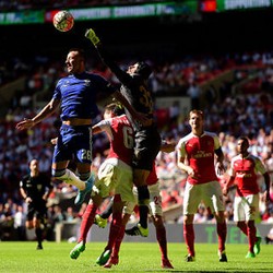 Cech Mungkin Pengaruhi Pemain Chelsea