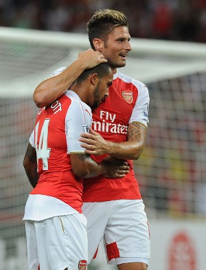 Giroud Siap Berpacu dengan Walcott