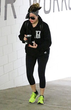 Khloe Kardashian Sukses Turunkan Berat 15 Kg, Apa Rahasianya?