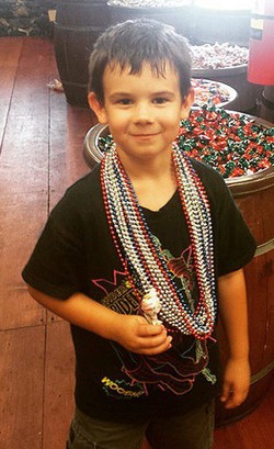 Kehilangan Ayah dan Ibu, Bocah 6 Tahun Ini Kumpulkan Ratusan Senyum