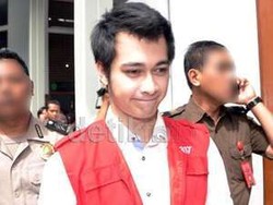 Ibunda Eza Gionino Akhirnya Buka Suara Soal Penangkapan Anaknya