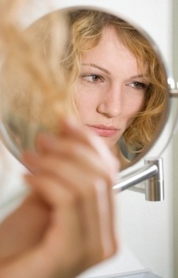 Rambut Lepek Tapi Ujungnya Kering, Haruskah Pakai Kondisioner?