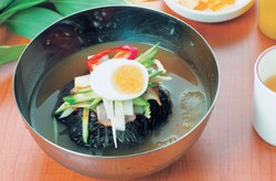 Sluurp! Mie Majiangmian dan Zaru Soba, Mie Dingin yang Enak Dinikmati Saat Udara Panas (1)