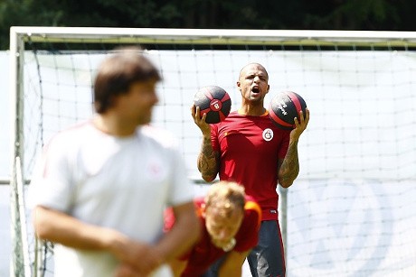 Proses Transfer Melo ke Inter Masih Temui Jalan Buntu