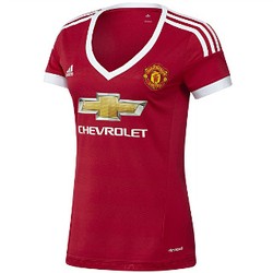 Jersey Baru MU Versi Wanita Dikritik