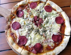 Foyer : Kriuk Renyah Pizza dan Spaghetti Tuna yang Gurih Mengenyangkan