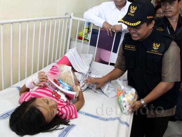 BK3S DKI dan KPAI Bagikan Bingkisan untuk Pasien Anak