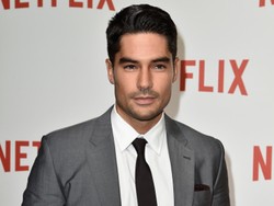 Cerita Seru DJ Cotrona Lawan Zombie di From Dusk Till Dawn: The Series