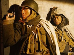 The Taking of Tiger Mountain, Perang Kecerdasan 30 Pasukan Tentara Vs Seribu Penjahat