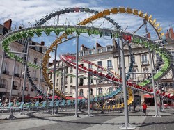Bak Roller Coaster, 1200 Kursi Diubah Jadi Karya Seni Instalasi