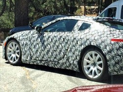 Mobil Cantik Lexus Kepergok di Jalanan