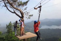8 Flying Fox Paling Seru di Jawa (2)