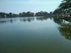 Bekasi Punya Danau Marakash nan Cantik untuk Wisata Keluarga