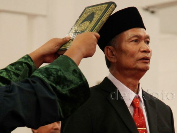 Jokowi Lantik 9 Komisioner Kejaksaan