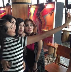 Host Cantik di CliponYu Sukses Pikat 3,5 Juta Netizen