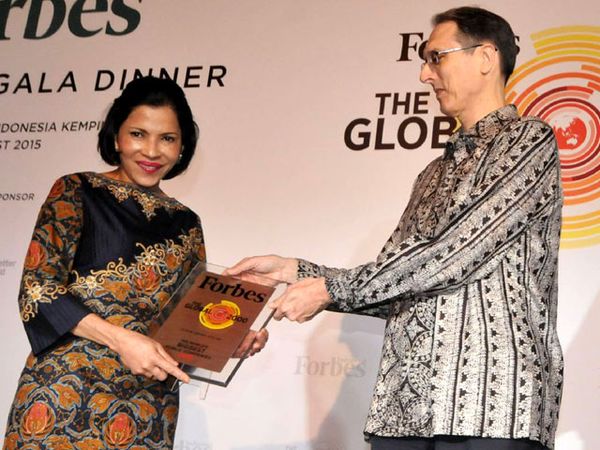 BCA Raih Penghargaan Forbes