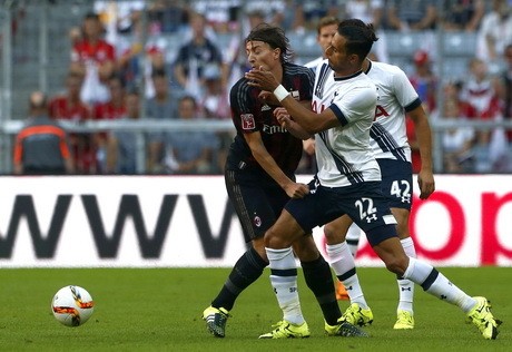 Spurs Tekuk Milan 2-0