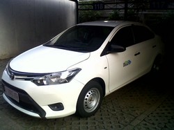 Begini Penampakan Sedan Toyota Berbahan Bakar Gas