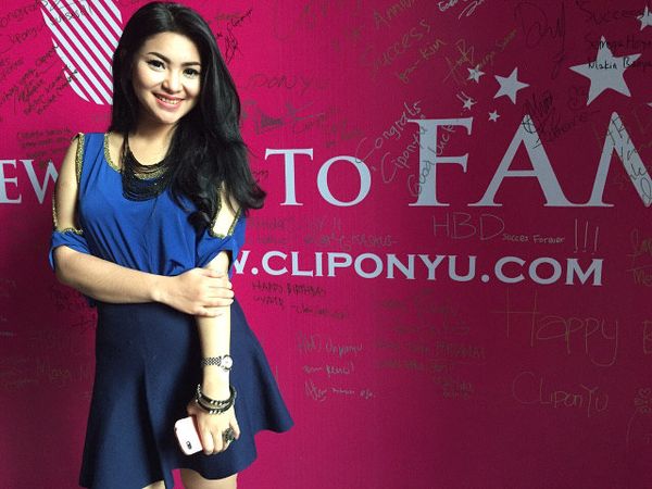 Belasan Cewek Cantik Panaskan Ultah CliponYu