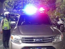 Catat, Kendaraan Pribadi Dilarang Pakai Rotator