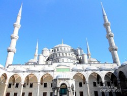 Berbagai Sisi Blue Mosque Istanbul yang Menakjubkan