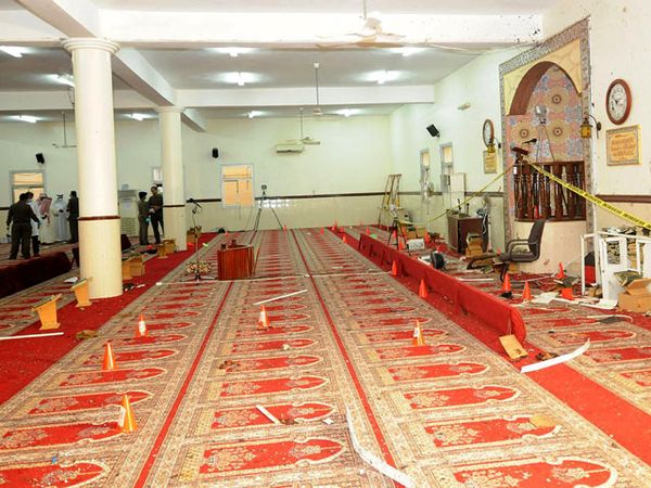 Bom Bunuh Diri di Masjid Arab Saudi, 15 Orang Tewas