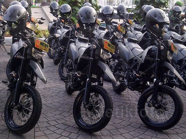 Ahok Serahkan 326 Motor untuk Kodam Jaya