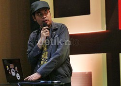 Kencan Singkat Berujung Dapat Proyek