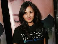 Kenalan dengan si Manis Nadya Arina
