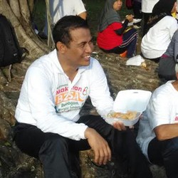 Mentan Amran Pagi Ini: Senam, Makan Nasi Jagung, Bagi-bagi E-Money