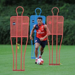 Masih Butuh Istirahat, Alexis Absen Hadapi West Ham