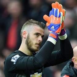 Sheringham Menduga De Gea Memang Akan Tinggalkan MU