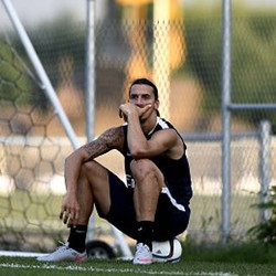 PSG: Ibra Bertahan Hingga Kontraknya Usai Tahun Depan