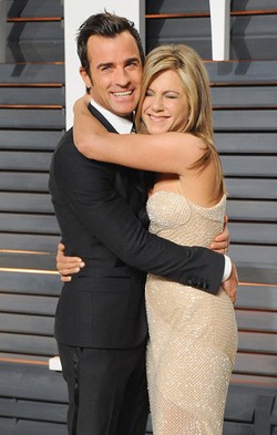 Nikah Lagi, Jennifer Aniston Potong Kue yang Terinspirasi The Muppet