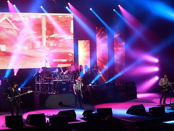 God Bless Tetap Nge-rock Lewat Konser 'Panggung Sandiwara'