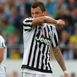 Gantikan Tevez, Mandzukic Tak MerasaTertekan