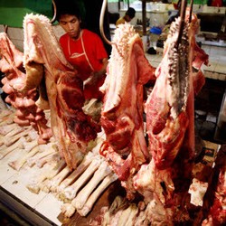 Daging Sapi di Operasi Pasar Bulog Hanya Rp 90.000/Kg